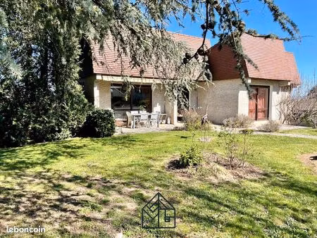 villa 7 pièces 144 m²