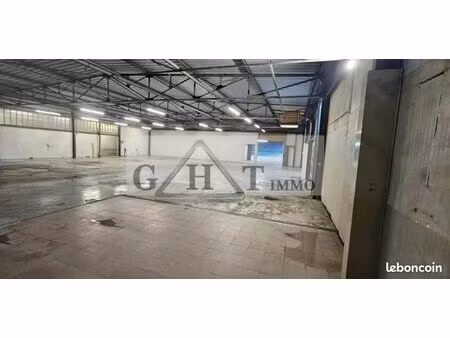 local bureaux 1 120 m²