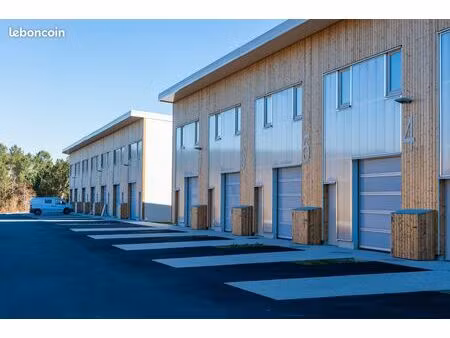 local d’activités à louer 132 m² - zone d’arriet