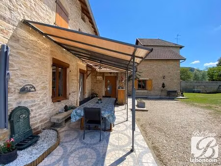 maison 5 pièces 270 m²