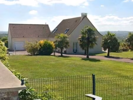 pavillon ■double garage avec un grand grenier.■le tout est implanté sur un terrain de 3144