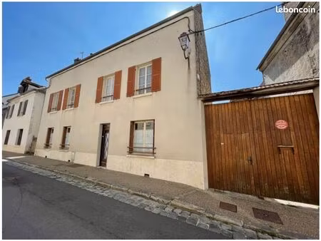 maison + dépendances 730 m2 hypercentre ecquevilly