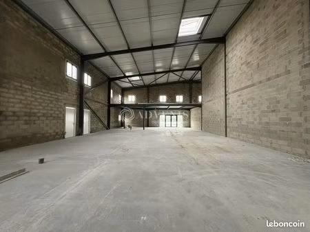 local d'activité 720 m²