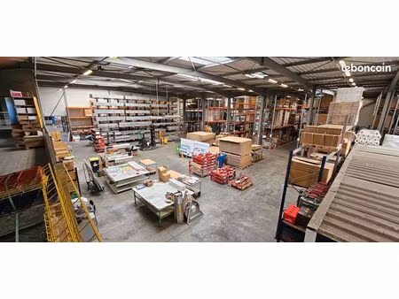 local 5250 m² le chambon feugerolles