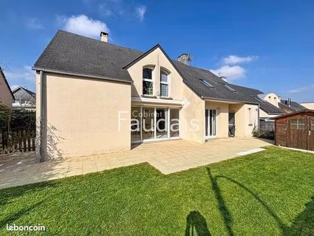 maison 8 pièces 161 m²