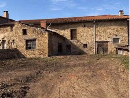 ? maison + dépendances à vendre – fort potentiel – marols