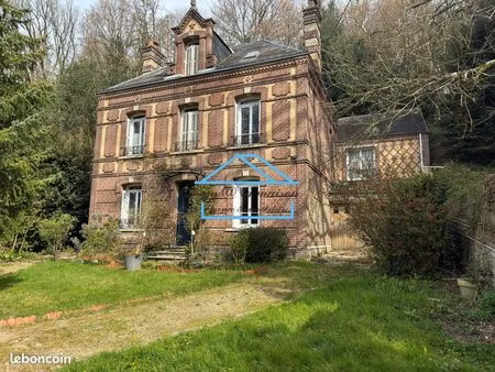 maison 8 pièces 180 m²