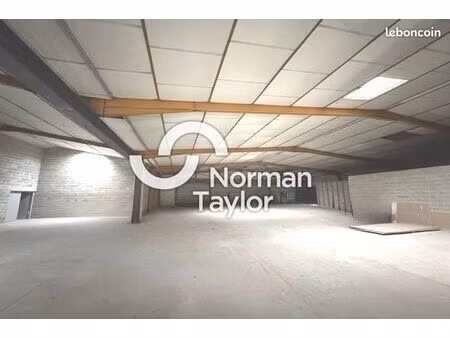 local d'activité 1 260 m²