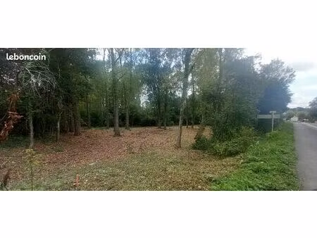 terrain 1885 m² comberouger