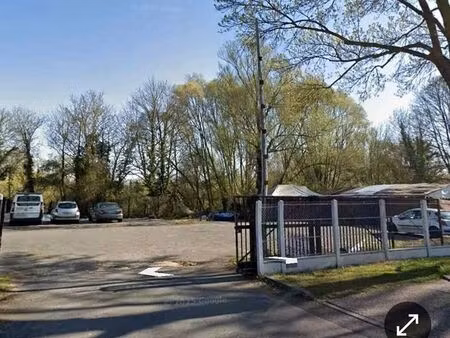 terrain nu avec bail commercial