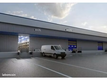 local logistique 7 592 m²