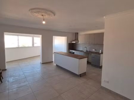 loue maison t3 avec grand garage