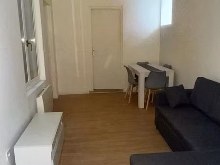 t2 rénové meublé 46m2 au centre-ville de vierzon