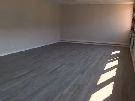 location bureau 64 m2