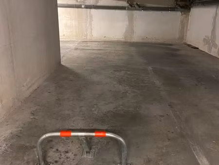 place de parking quartier des accates 13011