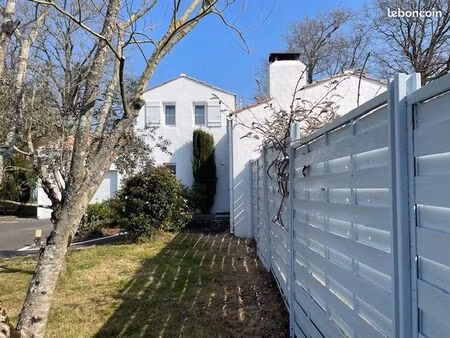 venansault  maison individuelle récente 9 pièces  170m2 habitable + garage