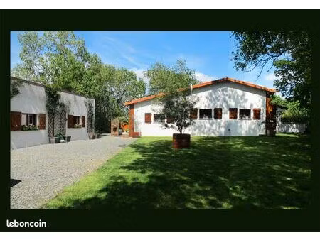 belle maison plain pied avec grand garage  35km de la rochelle  vente particulier à partic