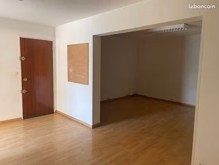 local dans residence fermee