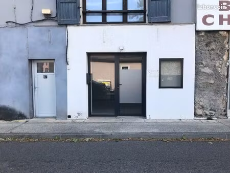 local commercial centre tullins