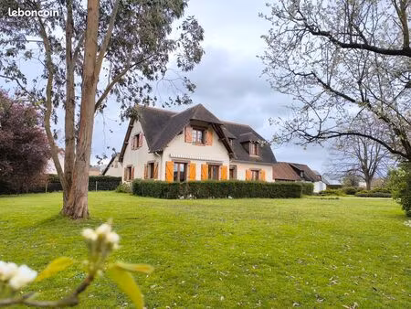 maison familliale ss-sol dépendance jardin