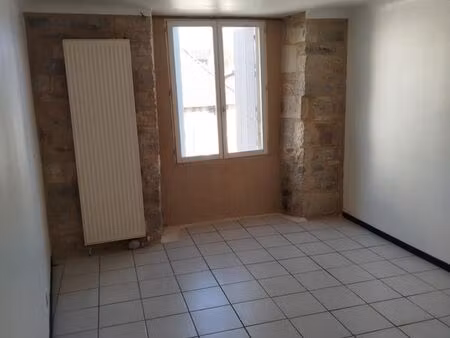 appartement à louer en plein centre de caylus