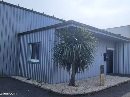 bureaux 390 m² vannes