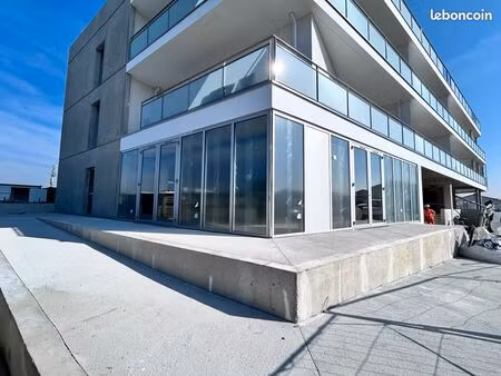 local commercial neuf à la location