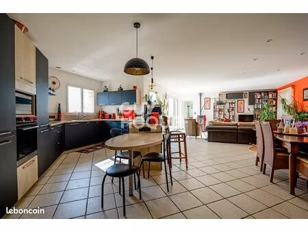maison 6 pièces 155 m²