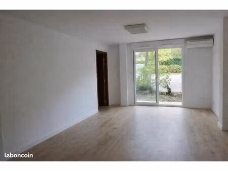 bureaux 41 m² vannes