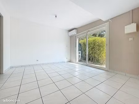 local commercial 31 m² velaux