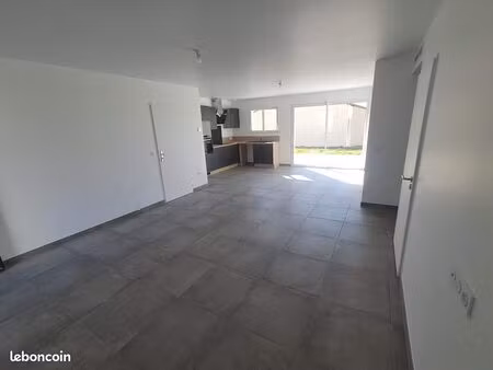 maison 4 pièces · 86 m²  terrain 343 m² nesmy