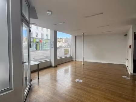 commerce divers 191 m²