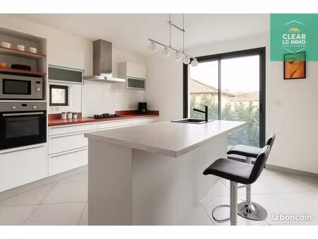 maison 6 pièces 140 m²