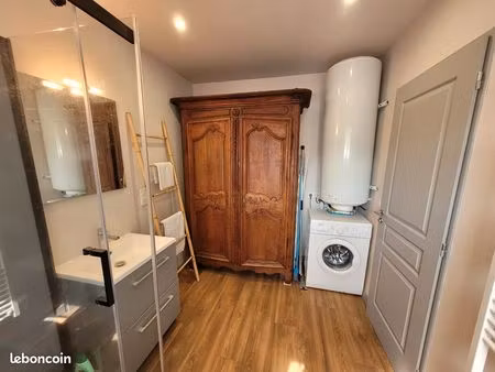 location studio meublé