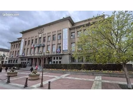 boutique 170 m² poissy