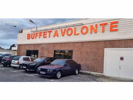 boutique 1200 m² st cyr l ecole