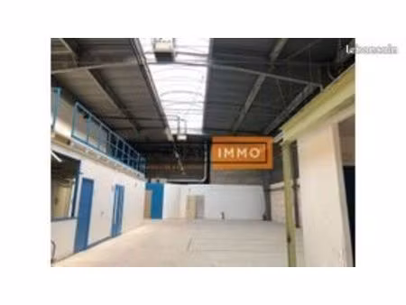 local industriel 427 m²