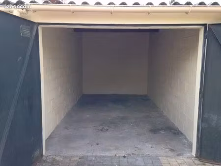 box fermé 15m2 houilles