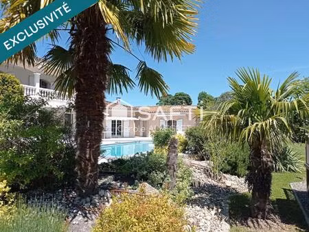 piscine  jardin paysager et 180 m² habitables : vivez comme en vacances toute l’année.