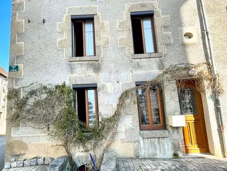 ensemble immobilier de deux maisons et une maisonette