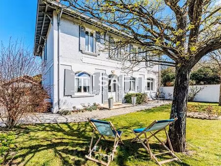 à 300 m du lac  propriété de charme avec potentiel