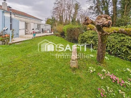 maison familiale  calme  commerces  ecoles.