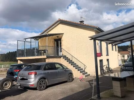 maison tranquille dans hameau