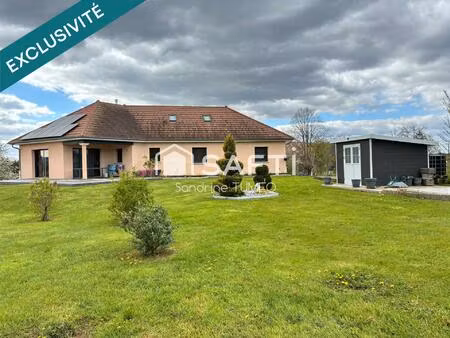 maison contemporaine aux volumes généreux  à deux pas de poligny