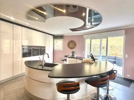 plain-pied individuel sur sous sol complet- terrain de 35 ares- 20 min de luxembourg