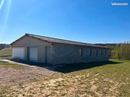 local 240 m² realville