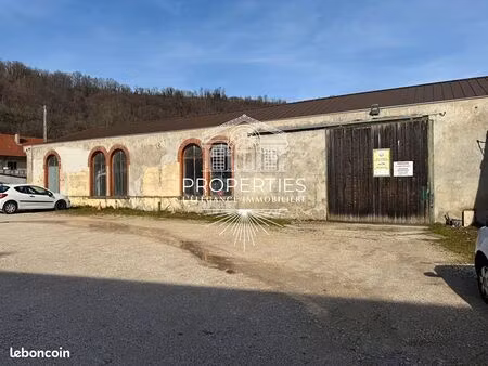 local 1175 m² saint geoire en valdaine