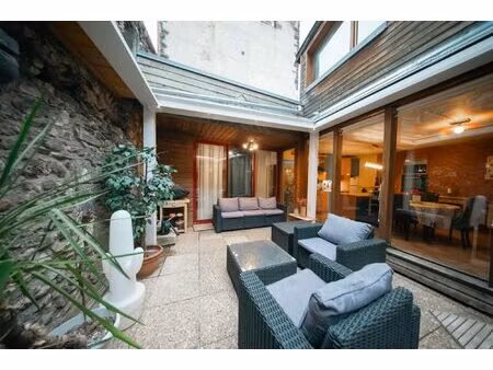 maison t6 de 207m2 avec terrasse - garage et 2 grandes caves - h