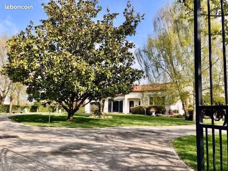 saint-alban  maison d’exception 145 m2  terrain 10030 m2  hangar 100 m2