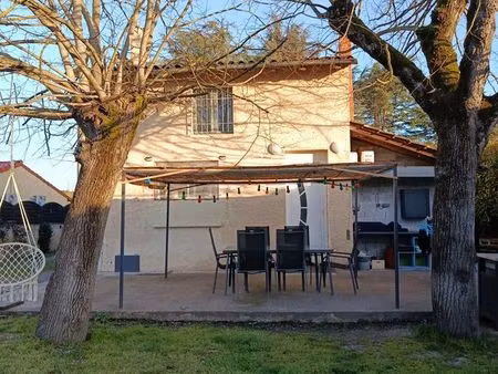 jolie maison de village